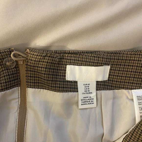 H&M brown/black plaid A Line skirt - Picture 2 of 4